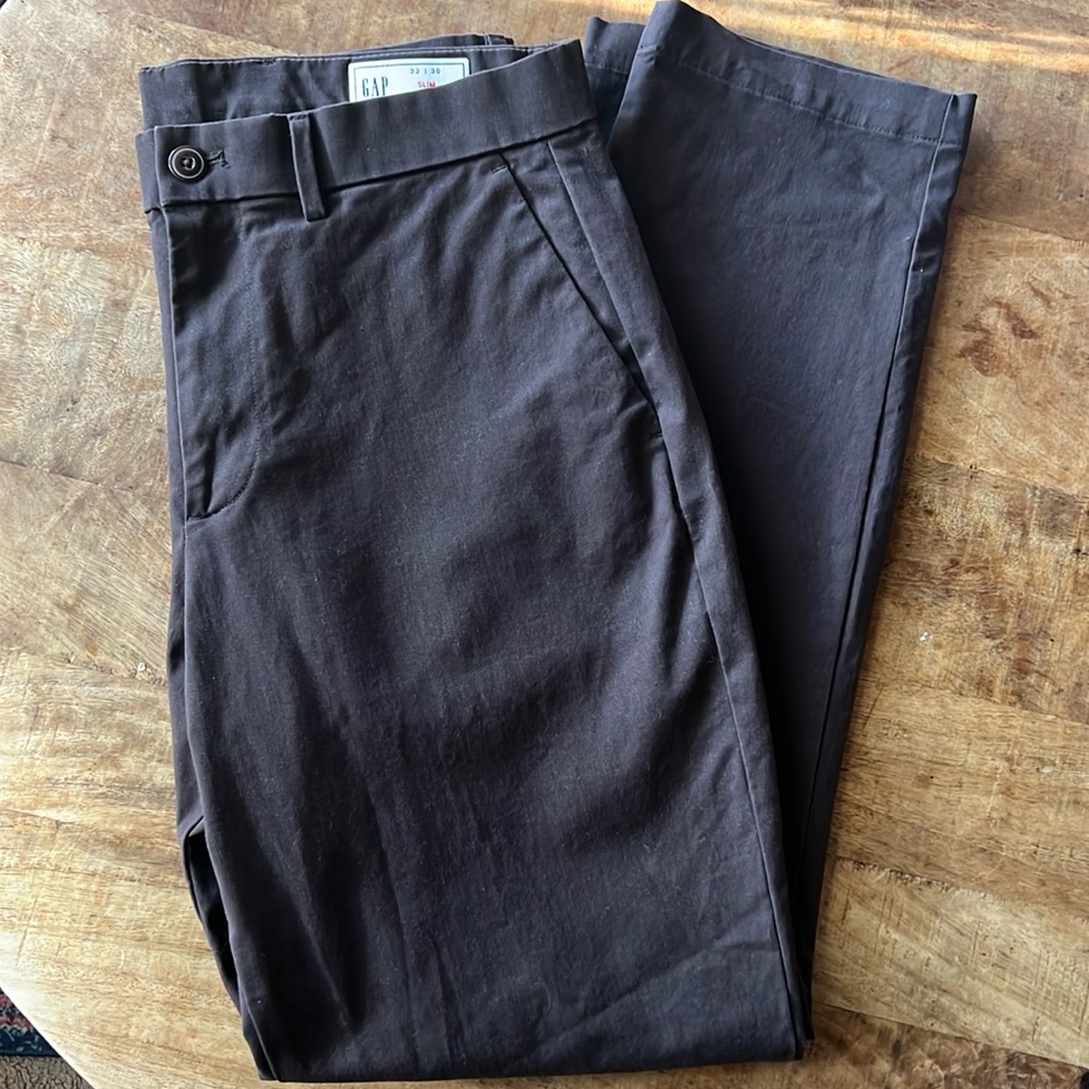 Slim Fit Modern Chocolate Brown Khakis 32x30 || Gap